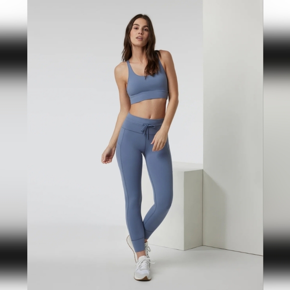 Vuori Daily Pocket Legging - Picture 2 of 6